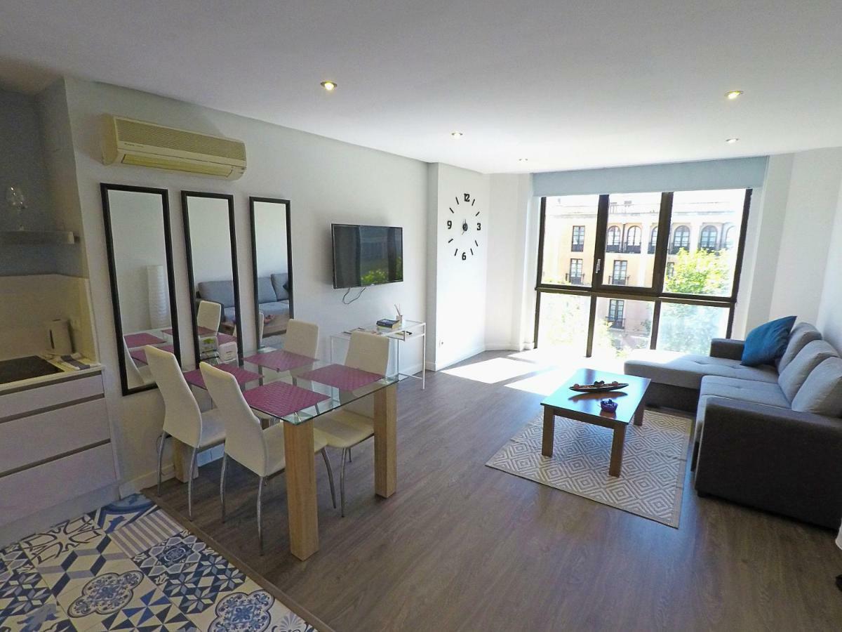 Apartamento Boulevard Gran Capitan กอร์โดบา ภายนอก รูปภาพ